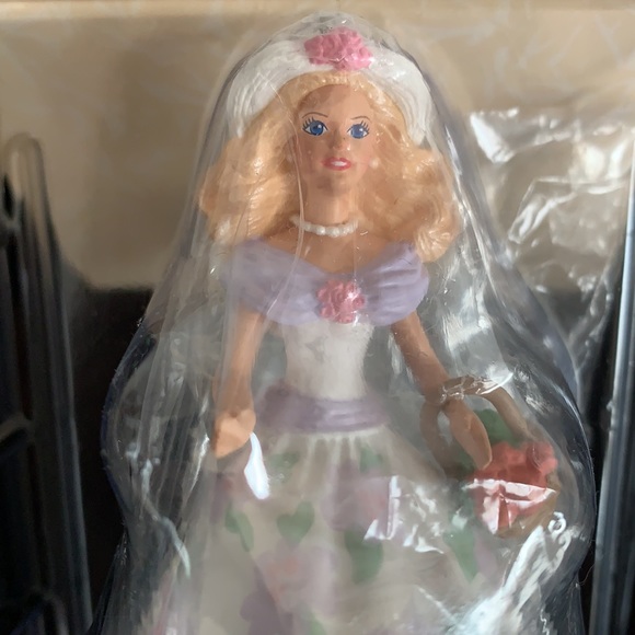 1995 Hallmark Springtime Barbie Ornament - Picture 2 of 16